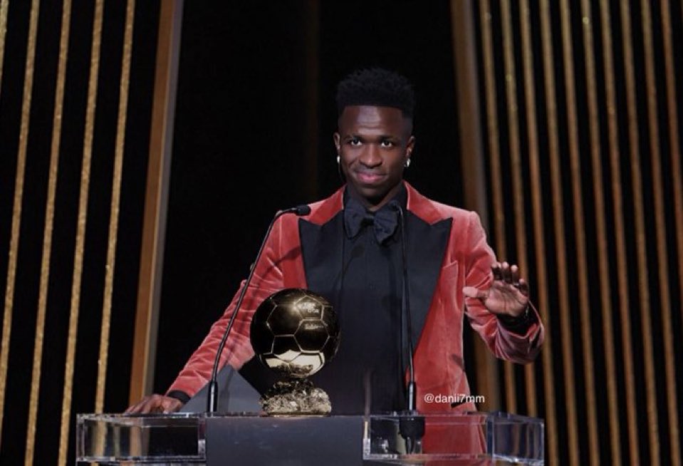 podemos hablar del balon de oro que le robaron a Vinicius? no le dieron ...