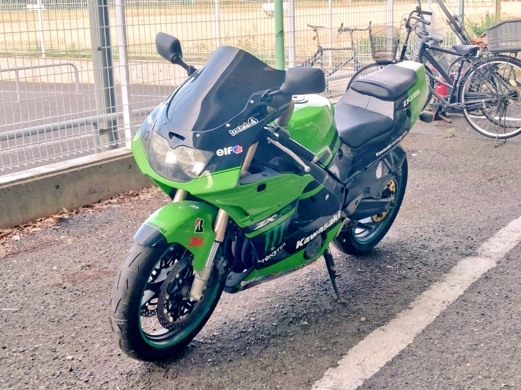 俺はあえてカワサキのZXRを選んだ……後悔はしていない……