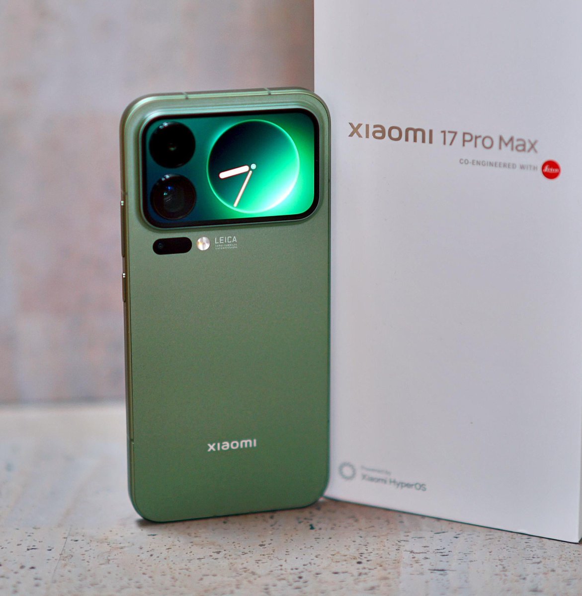 0xJeribond's tweet image. Between Samsung S25 Ultra &amp;amp; Xiomi 17 Pro max, which will you go for ?

Don't argue, Iphone is better than the 2 phones so pick one!