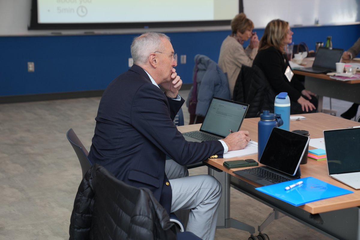 CCSU's tweet image. Under the CSCU system, Central Connecticut State University partners with NASH &amp;amp; ACUE to help educators strengthen their skills for a brighter future 💙🔱

🔗 ccsu.edu/article/cscu-l…

#WeAreCentral
