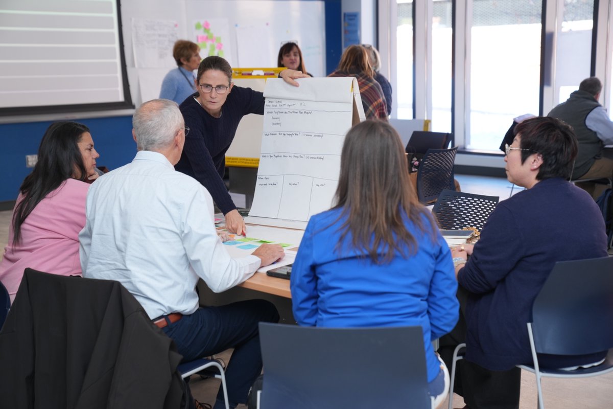 CCSU's tweet image. Under the CSCU system, Central Connecticut State University partners with NASH &amp;amp; ACUE to help educators strengthen their skills for a brighter future 💙🔱

🔗 ccsu.edu/article/cscu-l…

#WeAreCentral