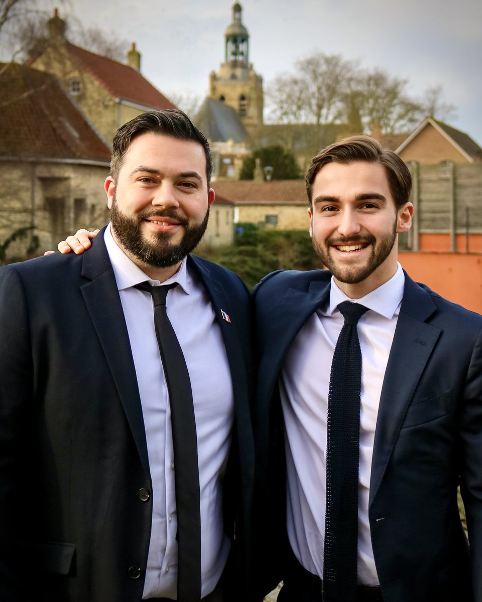 🇫🇷 Bourbourg, ville de conviction ! 💪🏻

J’annonce la présence de Quentin Dely sur ma liste. 

➡️ Agent de maîtrise, natif de Bourbourg et issu d’une famille engagée dans la vie locale, Quentin est un homme de conviction, déterminé à agir pour améliorer la vie des Bourbourgeois