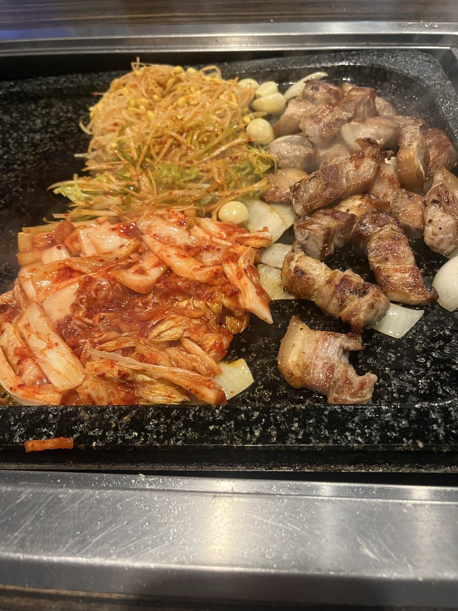 久しぶりのサムギョプサル♪
#ヤキバンザイ
#新大久保
#韓国料理