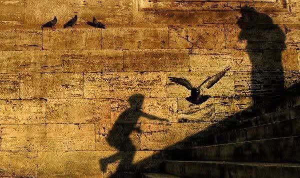 Nawa_e_Khayal's tweet image. اُڑان بھرنے کے لئے اجازت مت مانگو کیونکہ پَر تمہارے اپنے ہیں اور آسمان کسی کی جاگیر نہیں