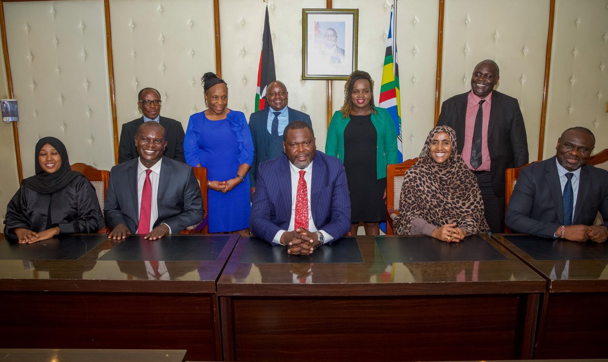 Today I held a consultative meeting with the Institute of Human Resource Management Council led by the Chairperson CHRP Philip Dalmas Odero to discuss the agency's continuing role in professional development of all human resource  management practitioners in the country. 

The