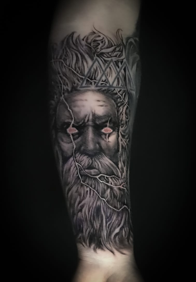MaxColorInk's tweet photo. not just a portrait.
this is a god watching from the skin.
crafted by jd, this black and grey forearm piece captures raw wisdom, power, and controlled fury.

#jdtattoo #maxcolorink #blackandgreytattoo #realismtattoo #forearmtattoiortattoo #customtattoo #tattooartist #tattooart https://t.co/FDVCBy0WCC