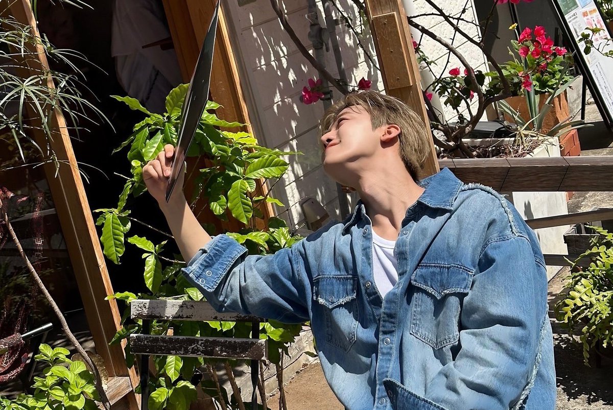 NidaradN's tweet image. RT @najaeispua: แจมินกับเดนิมกุให้เลยจริง ๆ คนที่ใส่เดนิมได้หล่อที่สุดทุกไตรมาส ชอบเค้า ㅜㅜ