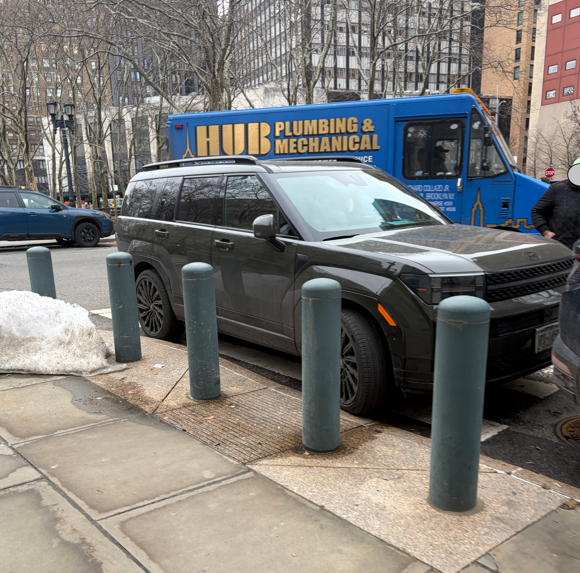 NYCBikeLanes's tweet photo. Is @NYCMayor's @NYC_DOI ready to take action against corrupt cops?

I reported a vehicle owned by an @EDNYnews employee blocking a crosswalking in Downtown Brooklyn.

Shortly after the 311 was closed as no violation, I headed back to Cadman Plaza and saw that @NYPD84Pct lied. https://t.co/Di7QjxsTXl
