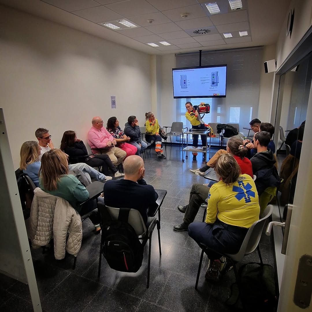 🚑 Desplegament del model d'atenció transport sanitari MATS25 - Coneixement nous equipaments, i electromedicina 🚑

🎯 L’objectiu és reforçar competències tècniques, presa de decisions i treball en equip en situacions d’alta complexitat assistencial.

#CISTE #URV