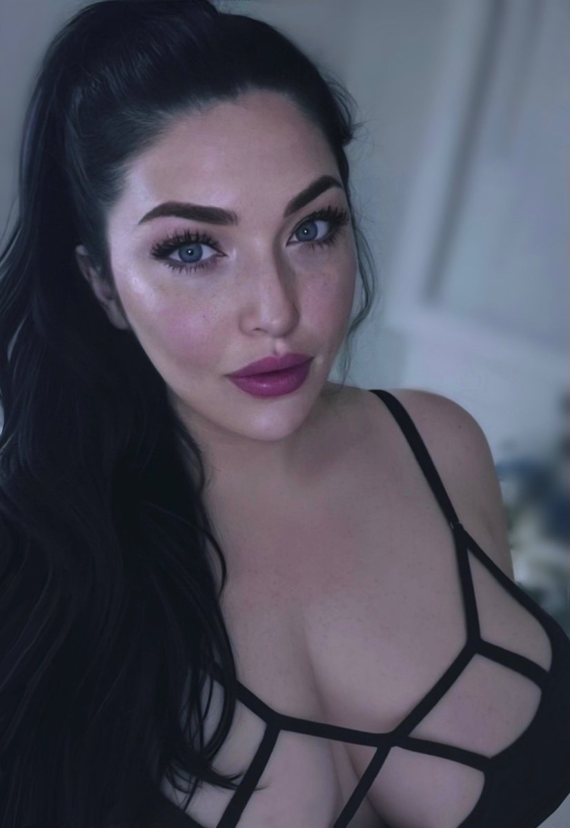 𝔏𝔞𝔲𝔯𝔞 𝔐𝔞𝔯𝔰🥀 tweet media