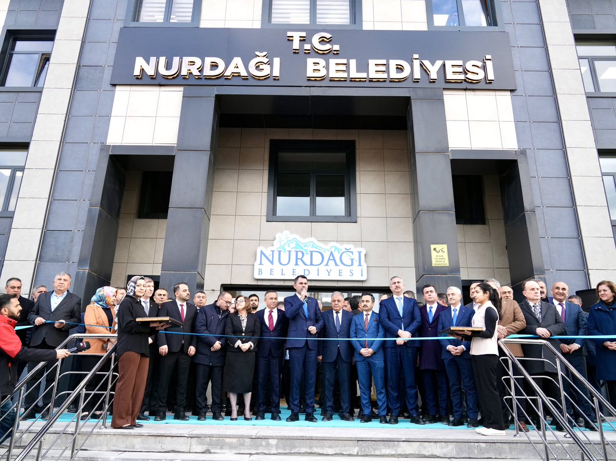 murat_kurum's tweet photo. Bugün Gaziantep’imize yakışan bir eseri daha vatandaşlarımızın hizmetine kazandırdık.

Nurdağı Belediyesi yeni hizmet binası; daha hızlı, erişilebilir ve etkin hizmetin adresi olacak. 

Afete dirençli, sağlam, güvenilir yeni 
hizmet binamız ilçemize ve vatandaşlarımıza hayırlı olsun.