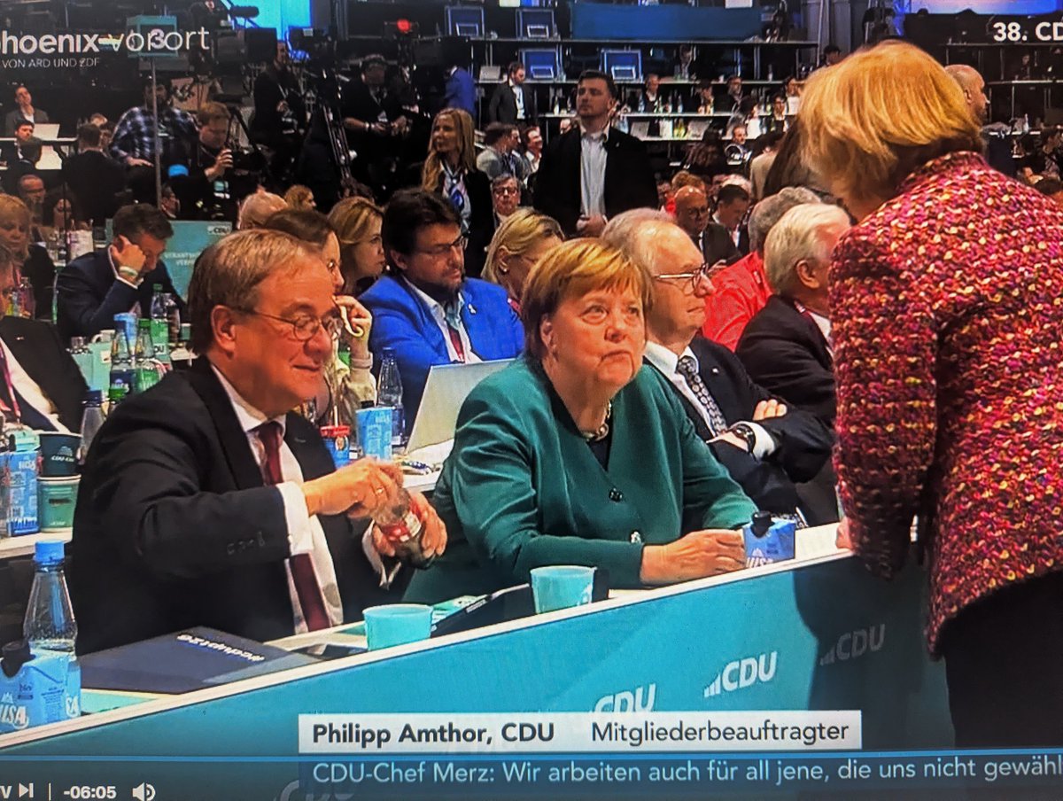 ... das eine ist Komik, das andere  Satire - was ist was? 🤔 ...