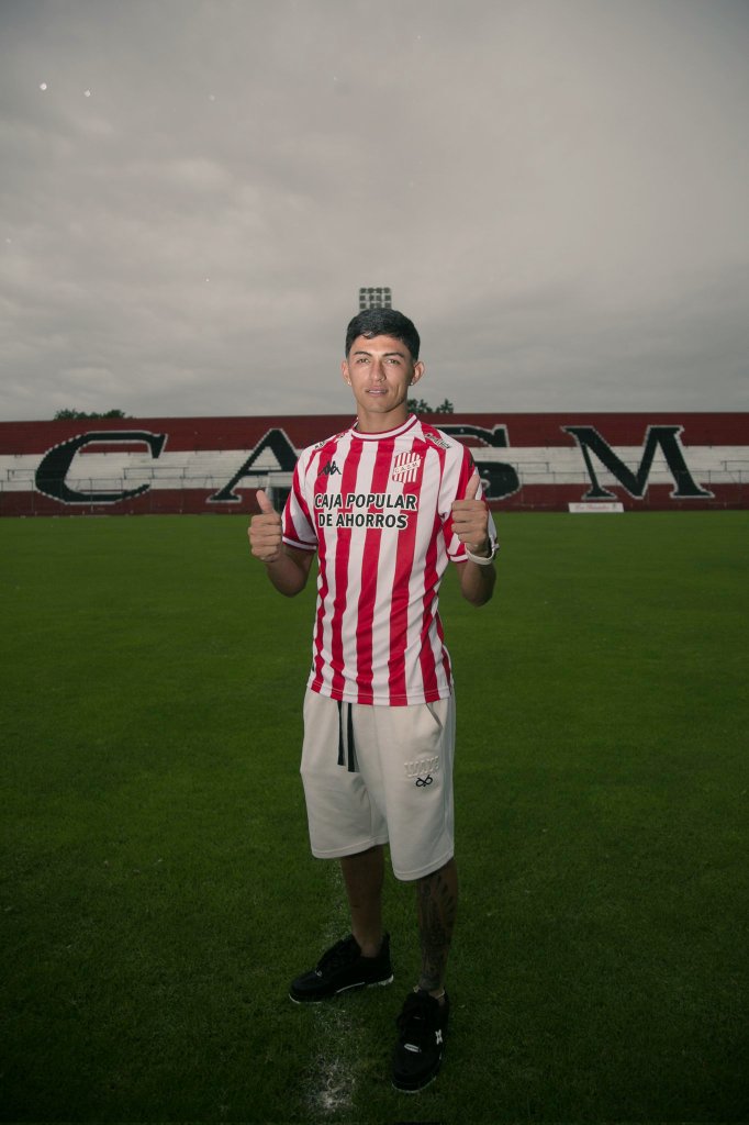 📝🇦🇹 POLLI ES CIRUJA

Tadeo Polli, con pasado en las Inferiores de San Martín, es nuevo refuerzo.

El oriundo de Banda del Río Salí, de 20 años, se desempeña como volante y jugó la última temporada en Racing.