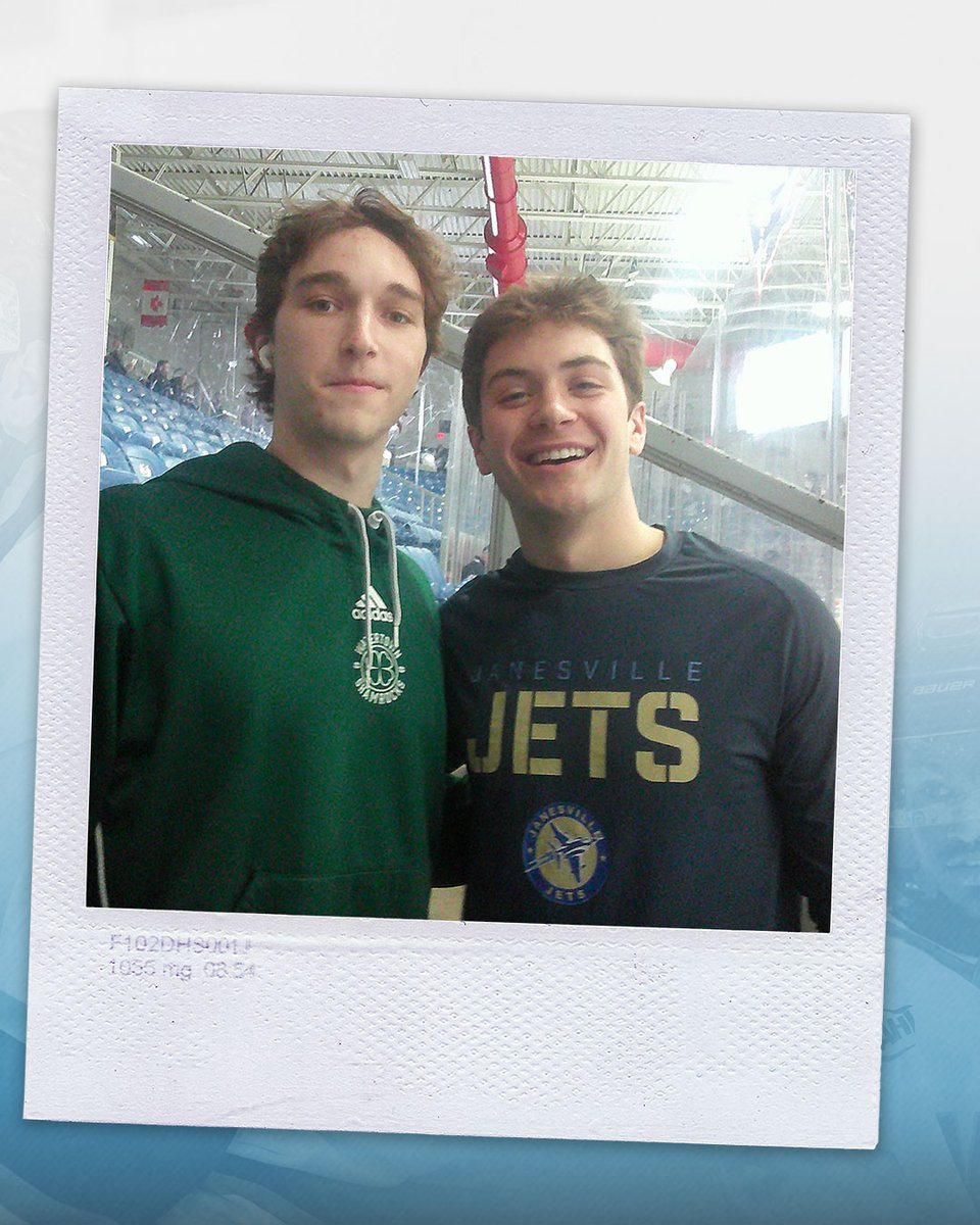 NAHLHockey's tweet photo. Memories that last a lifetime and a tiny cam given to capture it. 🤝

These players might have just met, but one thing for sure, they will share this moment forever!

#TopProspects https://t.co/TlxRIMX5EF