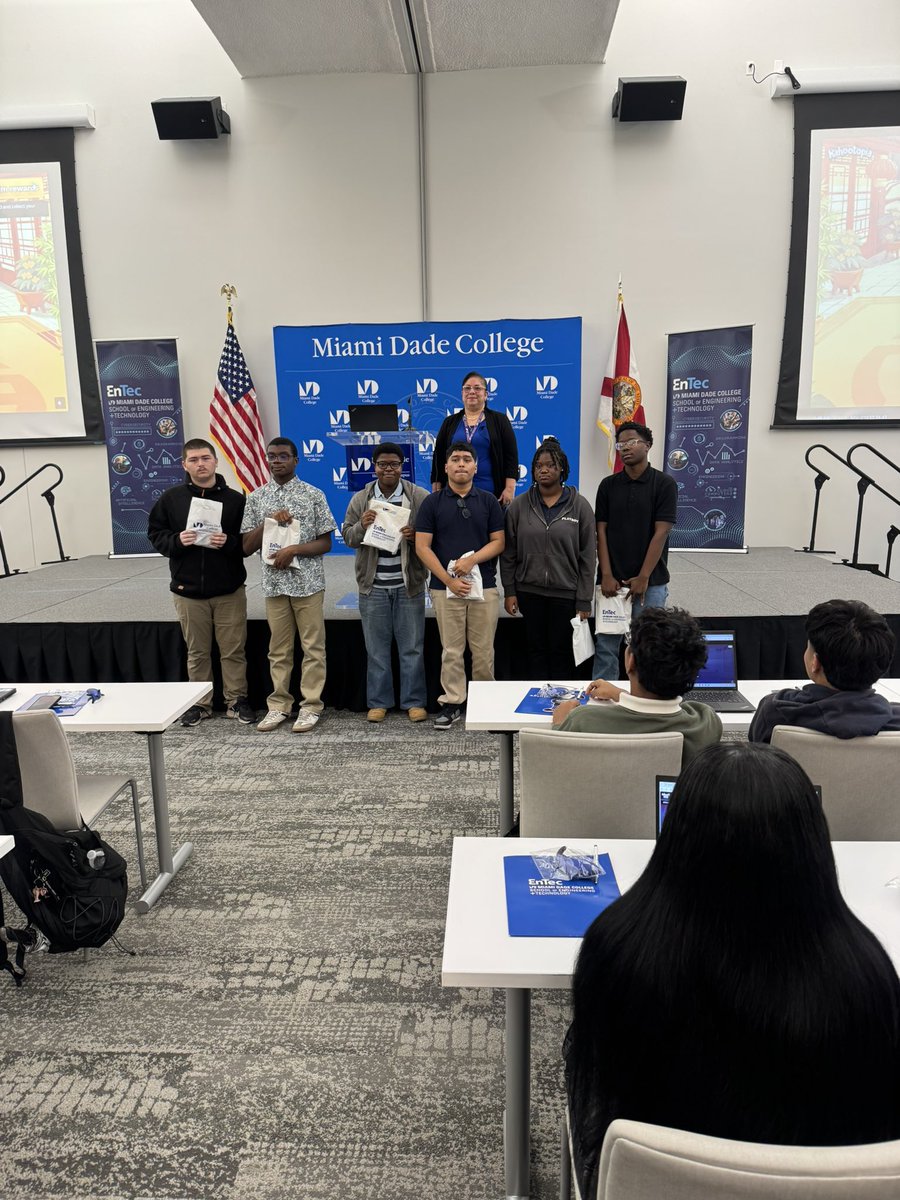 GodinezMgodinez's tweet photo. Homestead STEM Day at Homestead Miami Dade College. South Dade Senior AOIT @NAFMiami @CTEMiami @MDCPSSTEAM @MDCPS @SouthDadeHS @MDCollege https://t.co/TsAQWPgXM0