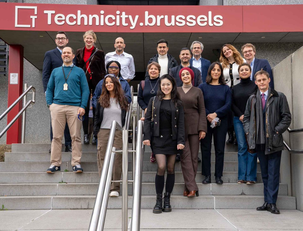 ParlFR_Bxl's tweet photo. 👥 Le 10 décembre, la commission de la Formation professionnelle du Parlement francophone bruxellois a visité https://t.co/w5YD4jWCSq.
Une rencontre autour de la formation, de l’emploi et de la maîtrise des compétences techniques à Bruxelles. 
#Formation #Emploi #Bruxelles https://t.co/8ZR8uFOnm9