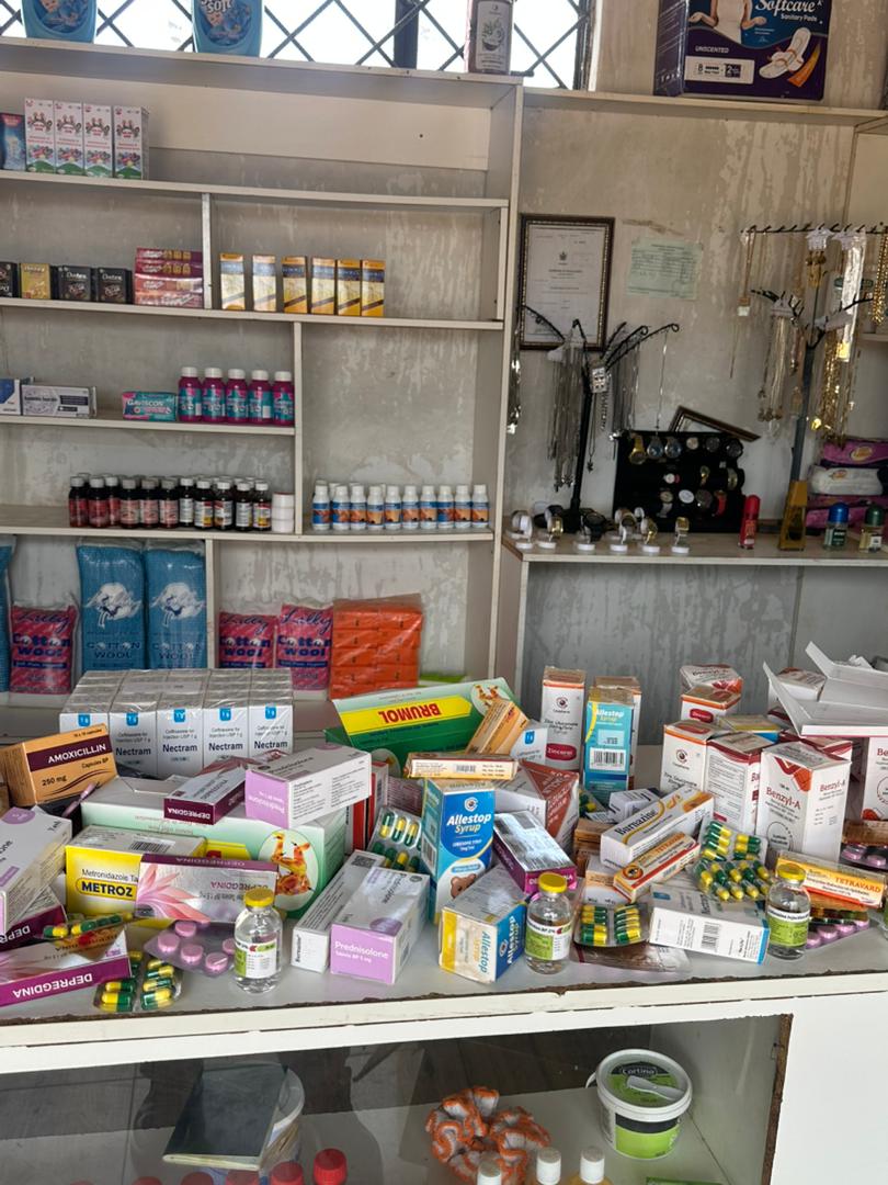 MCAZofficial's tweet photo. The Authority’s Enforcement team conducted a compliance blitz in Mutoko, confiscating large quantities of registered and unregistered medicines from unlicensed premises. 3 arrests were made.
The public is reminded to purchase medicines only from licensed persons and premises. https://t.co/qZpxeBTXvi