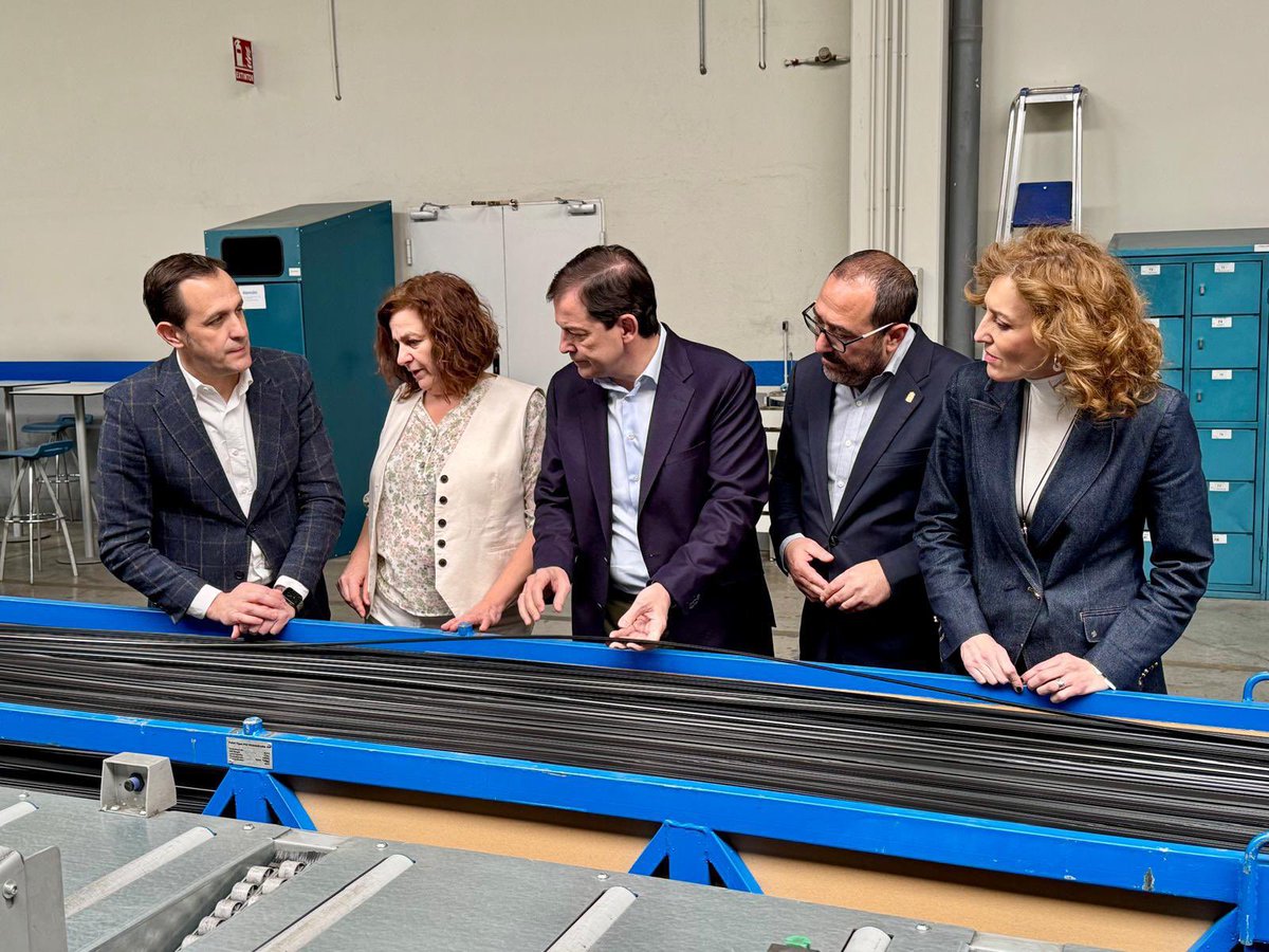 PPValladolid's tweet photo. 🔵 @alferma1 , @Conrado_Iscar  y @MariaPardo2706 visitan Technoform.

🌾 El @ppopular siempre ha defendido el medio rural, y lo hace con hechos, no con palabras.

🚜Fiscalidad 0 para emprender y para transmitir explotaciones agrarias 

📢Frente al ruido y los eslóganes, medidas que funcionan.