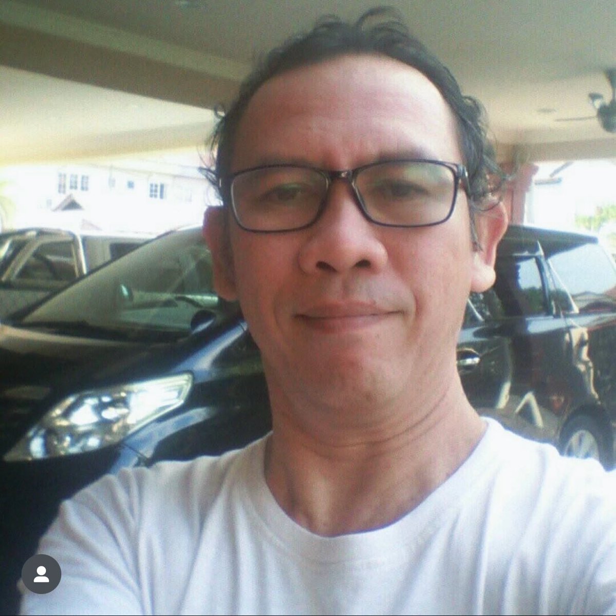 MySESMA's tweet photo. Mendapat perkhabaran duka alumni kita Shahlan yang juga bekas vokalis @carburetorDung telah kembali ke rahmatullah setelah jatuh pengsan selepas berbuka tadi. 

Admin tak dapat nak pastikan secara tepat arwah Shahlan batch SPM tahun bila. Yang pasti arwah batch era 80’an. https://t.co/7UHNUzDEwS
