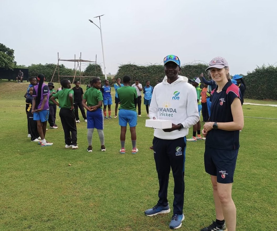 Anna Harris tweet media