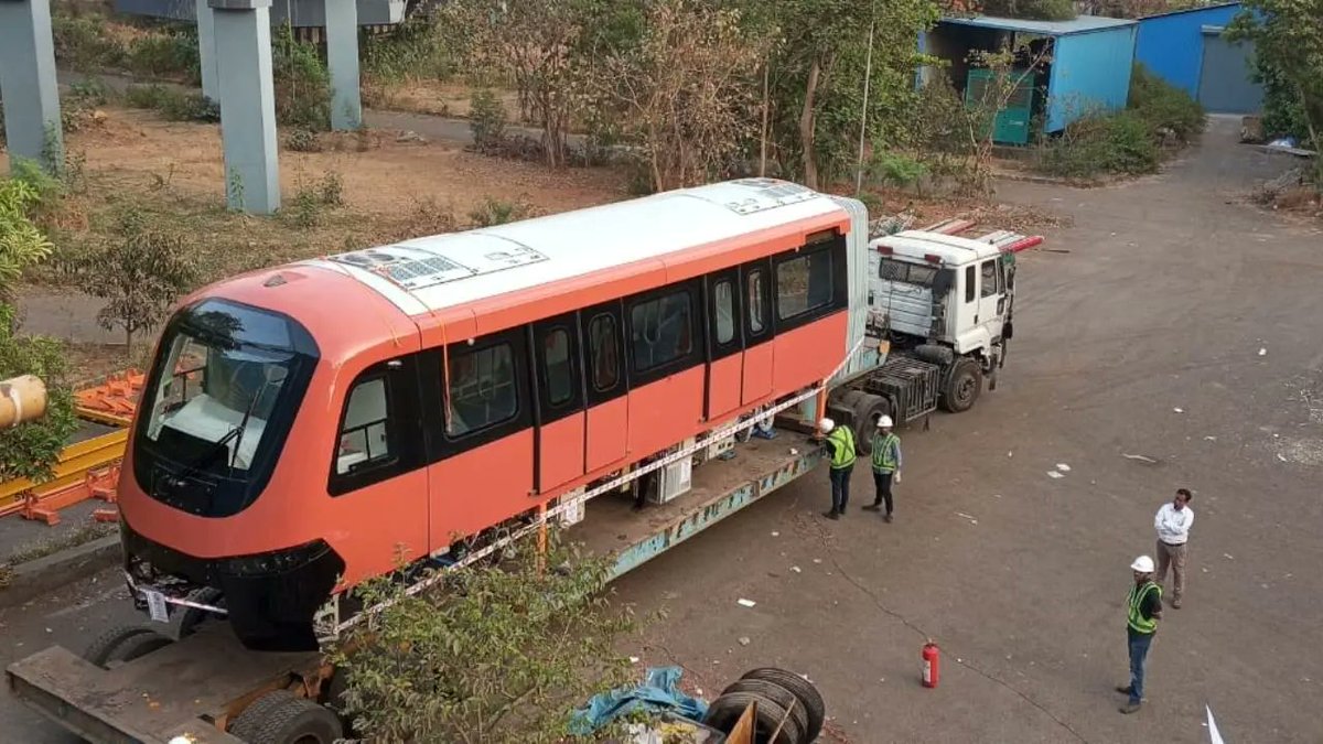 rajtoday's tweet image. #BREAKING Mumbai Monorail receives safety certification, set to begin public services.