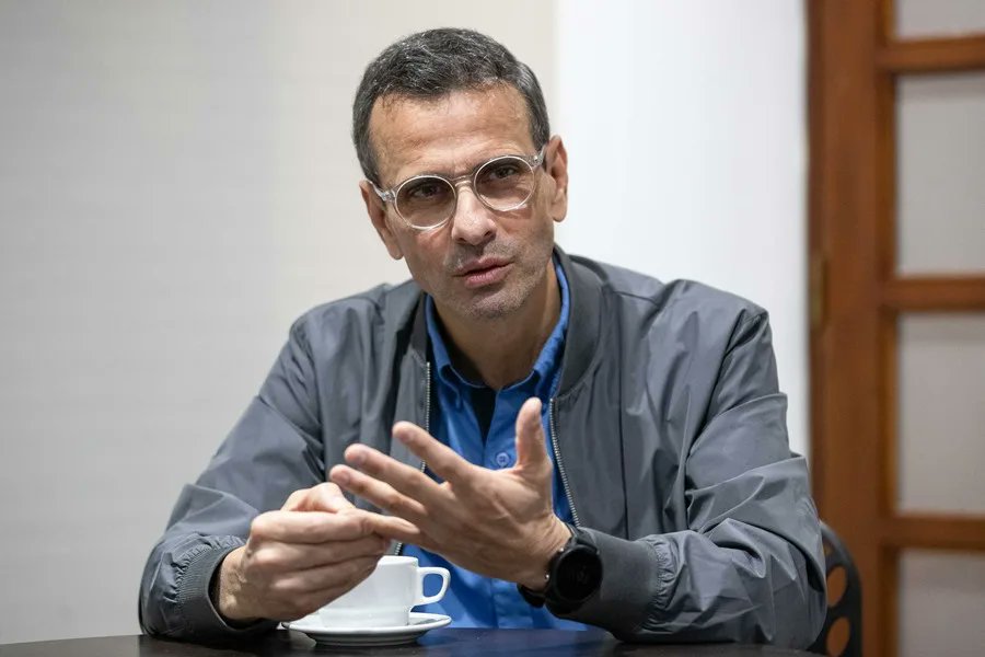 Henrique Capriles dice la Ley de Aministía debe "cerrar el ciclo de "la persecusión y la represión en Venezuela".

Ok. Muy bien, diputado.

¿ Y el ciclo de la conspiración, Capriles, sigue abierto, 24 horas, como la farmacia?

¿Y el ciclo de "descarguen esa arrechera" cuando