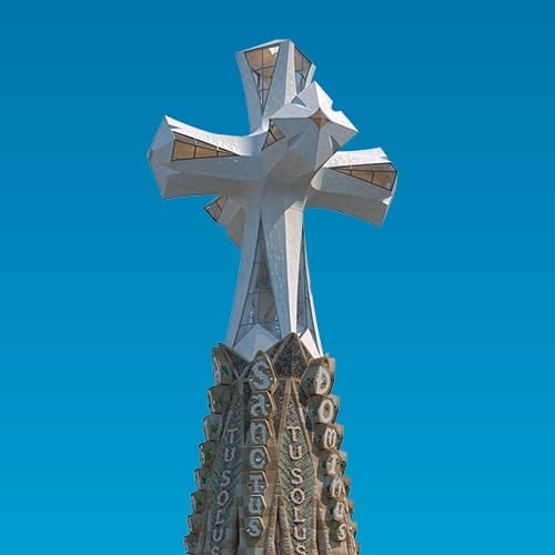 LibertoMSO's tweet image. La construcción, hecha por el hombre, más alta de Barcelona ya es la cruz de la Sagrada Família. 
Así se verá  una vez libre de los andamios usados para su colocación.
¡¡¡Barcelona alaba a Dios!!!