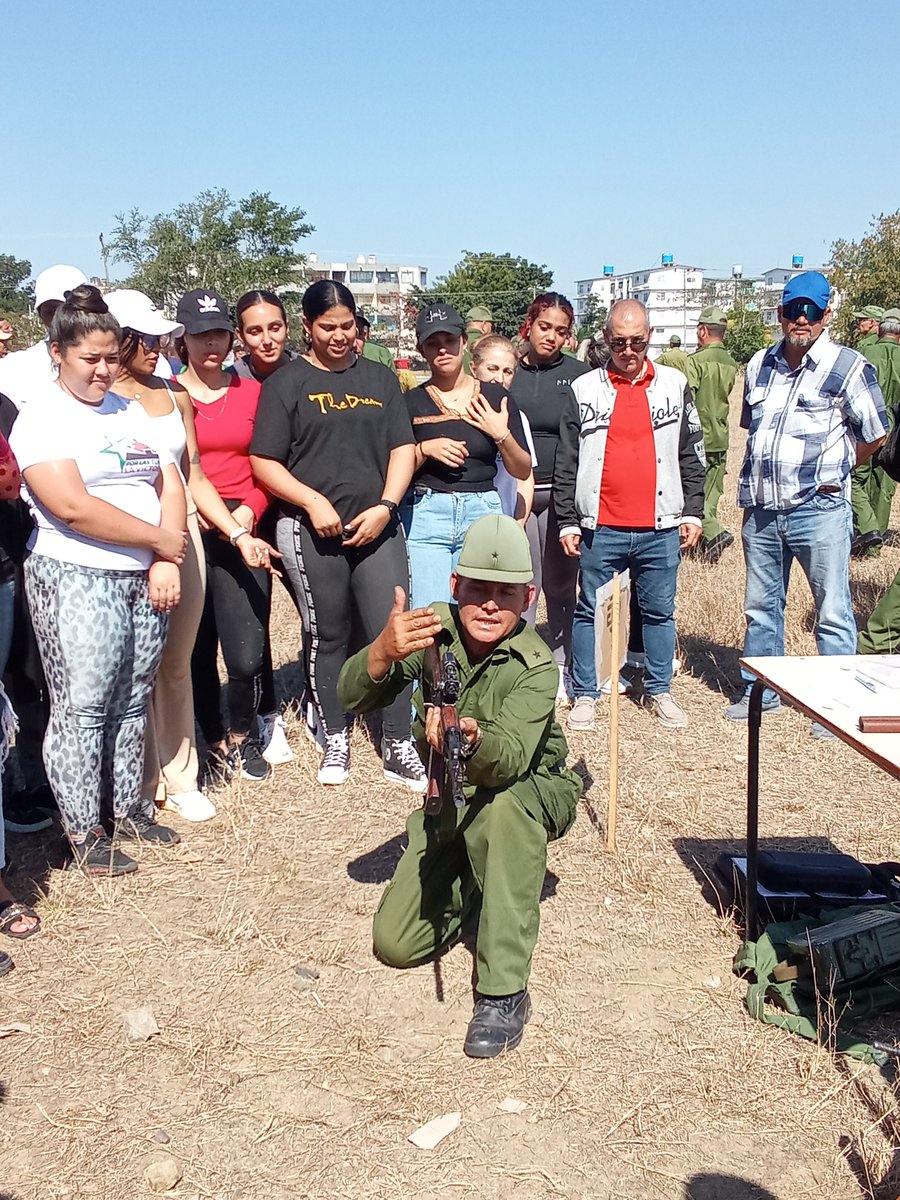 La Universidad de Ciencias Médicas de Las Tunas en excelente día de la defensa con participación de estudiantes de primer año de Medicina 
#UCMLTAvanza
#CubaEstáFirme 
<a href="/MINSAPCuba/">Ministerio de Salud Pública de Cuba</a> 
<a href="/dgslastunas/">Dirección General de Salud Las Tunas</a> 
<a href="/LorenzoOsbel/">Osbel Lorenzo</a> 
<a href="/YelenysLasTunas/">Yelenys Tornet Menéndez</a>