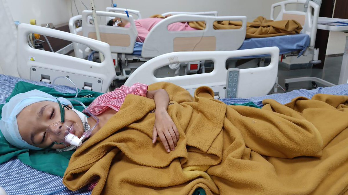 Samarendra284's tweet photo. @myogiadityanath @CMOfficeUP @CMOMaharashtra Sir, my neighbour's daughter is battling from cancer. If any financial and medical assistance could be provided to him, would be of great help. We live in Ghaziabad. https://t.co/EjWPgqtGbV