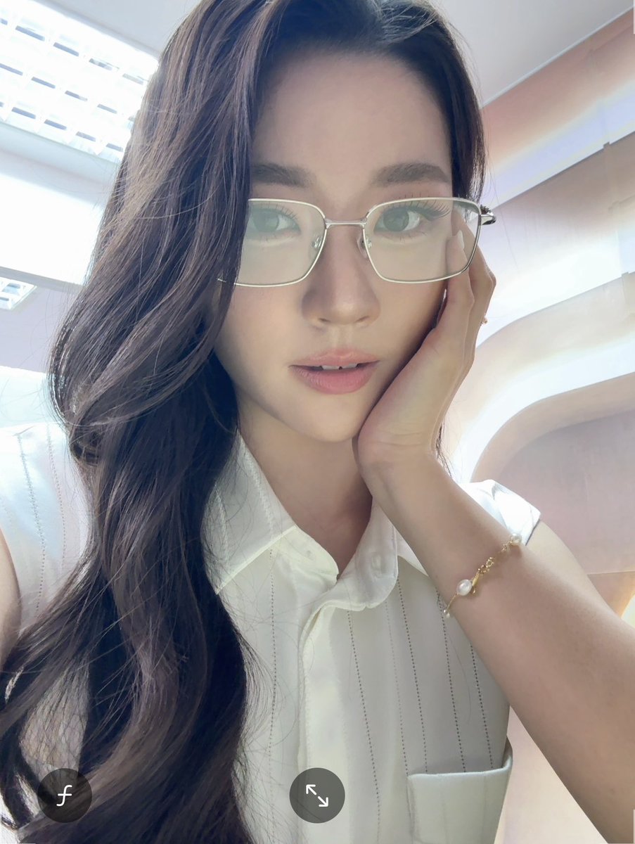 วันนี้แว่นมาาา👓

GINNY LIVE WITH VERIDIAN
#VeridianHNYXGinny