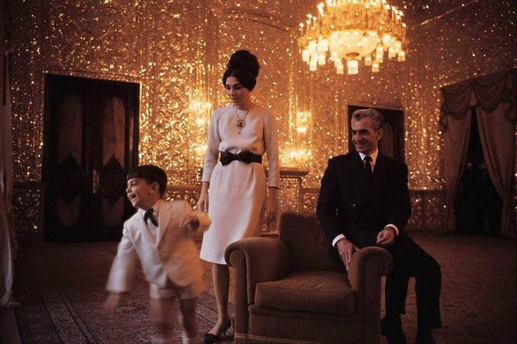 Miyyleo's tweet image. خاندان پهلوی همه جارو زیبا میکنه :))
تایم‌لاین شما رو هم همچنین

#KingRezaPahlavi 
#IranMassacre 
#IranRevolution2026