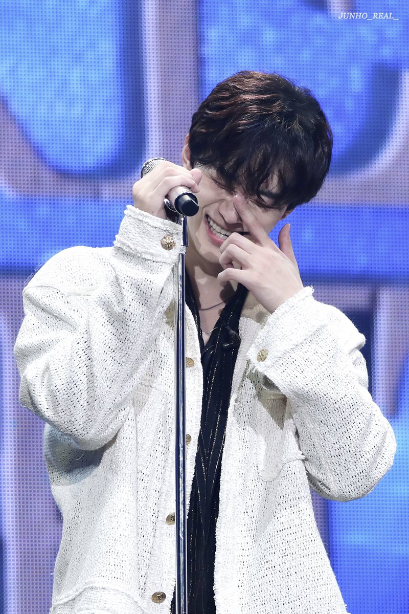 #이준호 #LEEJUNHO
#사계 #Always
#O3Collective 
새벽잊시💛🍑💛
✨️965번째✨️잊나잇 
어쩜  저렇게 
세상 무해하게 웃을까🥹😘
오늘도 고생했어
잘 자💗💗💗😴😴