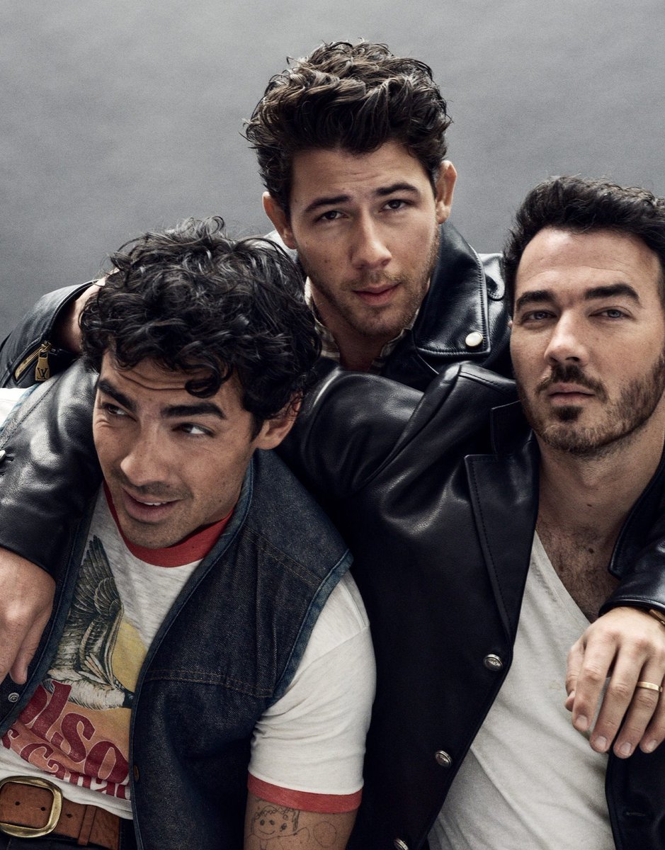 🚨 CONFIRMADO: Jonas Brothers no Tecate Emblema 2026! 🇲🇽✨

Os Jonas Brothers estão oficialmente no line-up do Tecate Emblema, que acontece nos dias 16 e 17 de maio no Autódromo Hermanos Rodríguez, na Cidade do México.

Ansiosos para ver os irmãos de volta aos palcos de festival?