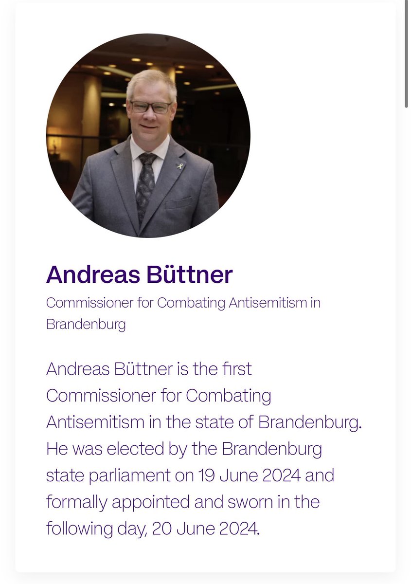 Die Gründerin des ZERA/Instituts verbreitet antisemitische Tweets – George Soros nennt sie einen Parasiten. Der Antisemitismusbeauftragte der Jüdischen Gemeinde zu Berlin verlässt in Folge dessen den Beirat von ZERA. Wer folgt? Natürlich Andreas Büttner. Für sein Amt ungeeignet!