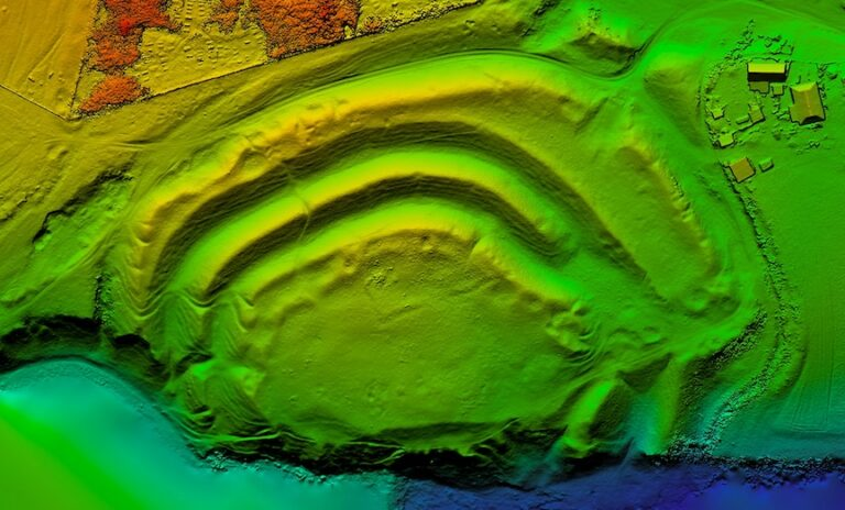 🚨LiDAR is stripping jungles bare revealing cities we never built

🔹Laser pulses penetrate canopy to map stone grids below
🔹Entire road networks found matching precise alignments
🔹Scientists identified more than 60,000 previously unknown structures in Guatemala’s Maya
