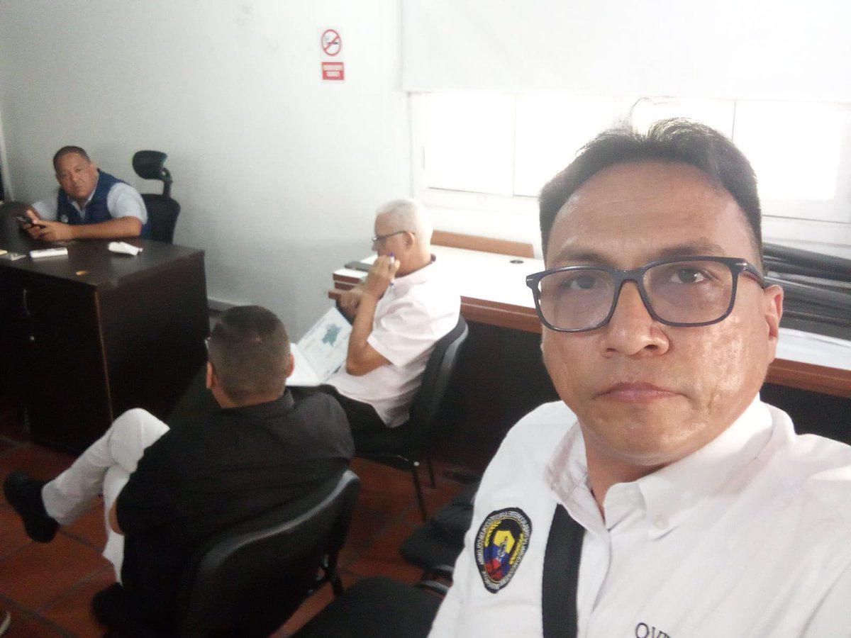 El día de hoy @sintraprocolnacional en compañía de la mesa intersindical nacional, se llevó acabo una reunión con la empresa SOS y la Defensoría del pueblo, en busca del cumplimiento a los acuerdos del 2025 <a href="/deibis_mac47567/">sintraprocolcordoba</a> <a href="/sintraproc95938/">Sintraprocol subdirectiva Bogotá</a> <a href="/sintraproc53726/">SINTRAPROCOL CUCUTA</a> <a href="/sintraproc18074/">subdirectiva sintraprocol César</a>