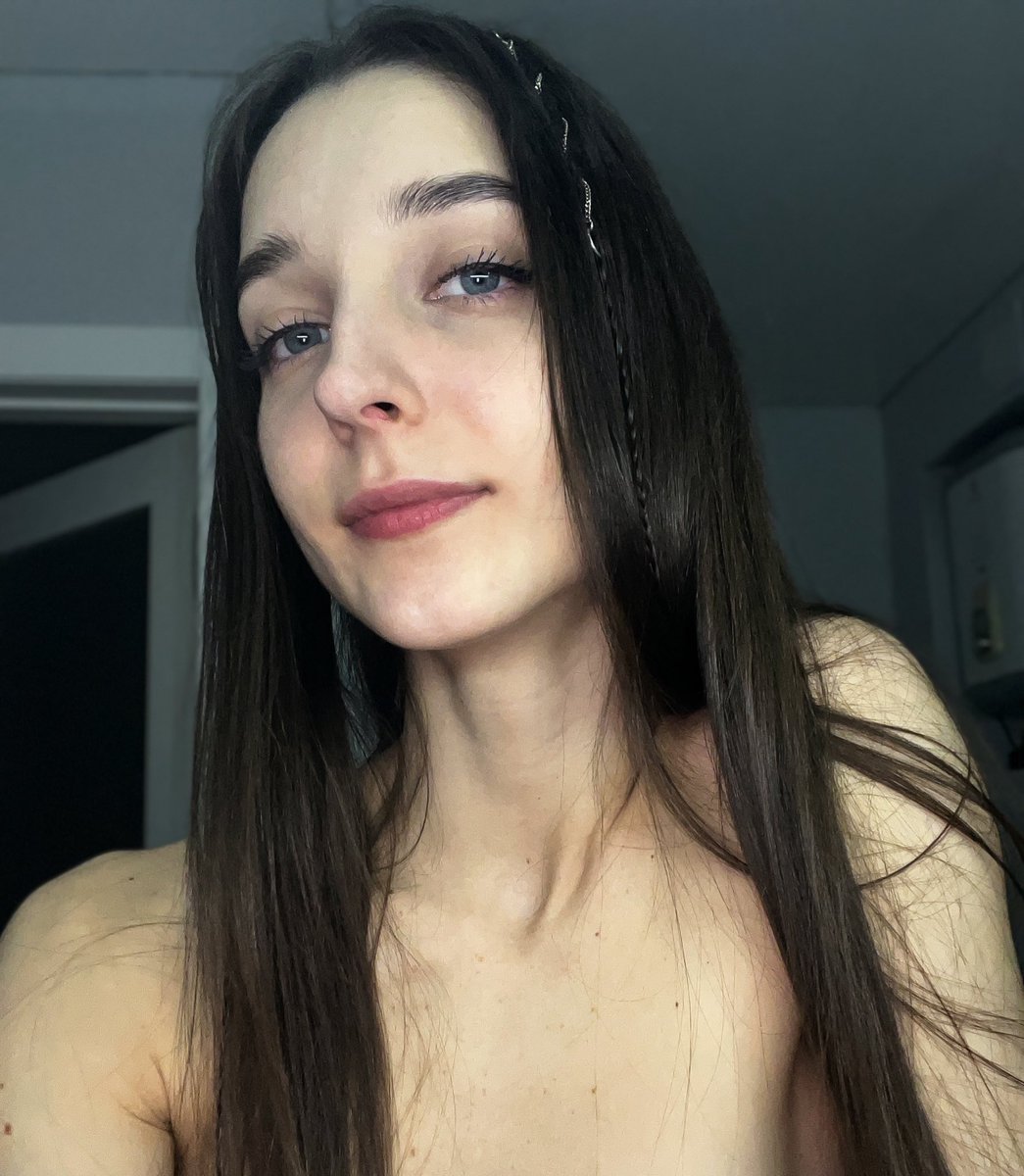 Nikki tweet media