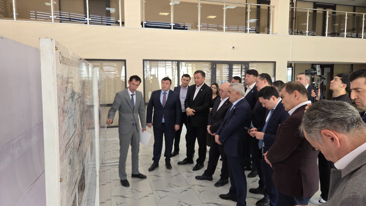 MinEconomyAZ's tweet image. İqtisadiyyat nazirinin müavini Rövnəq Abdullayev Qazaxıstanın Türküstan şəhərində Türk Dövlətləri Təşkilatının (TDT) iqtisadiyyat və ticarət nazirlərinin 14-cü iclasında iştirak edib.

Ətraflı - shorturl.az/jCyXn

#EconomyAz