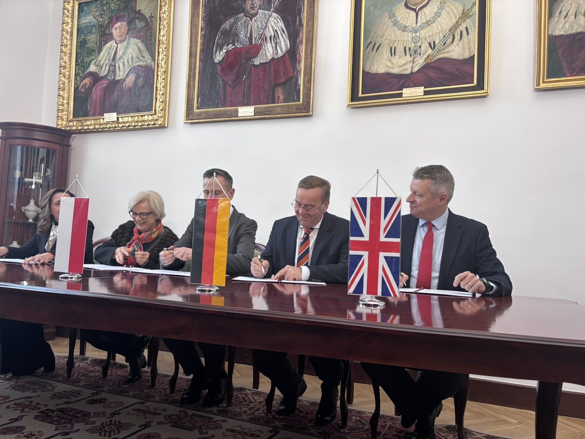Today I represented the United Kingdom at the E5 meeting in Poland of Europe’s five largest defence powers. 

We announced a new joint low cost effector we will develop jointly to take out drones and air threats. 

We also reinforced our collective support for Ukraine.