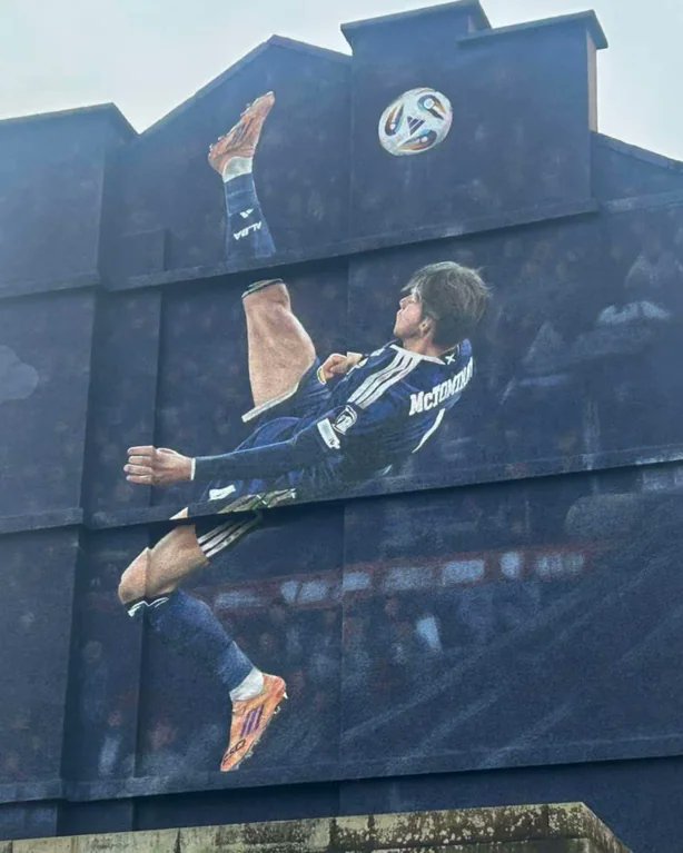 FootyAccums's tweet photo. A stunning mural of Scott McTominay's iconic goal for Scotland, located in Glasgow. 🏴󠁧󠁢󠁳󠁣󠁴󠁿

What a beauty! 🌟

📸 Photo taken by @SmithJools https://t.co/92MBRHM2Wu