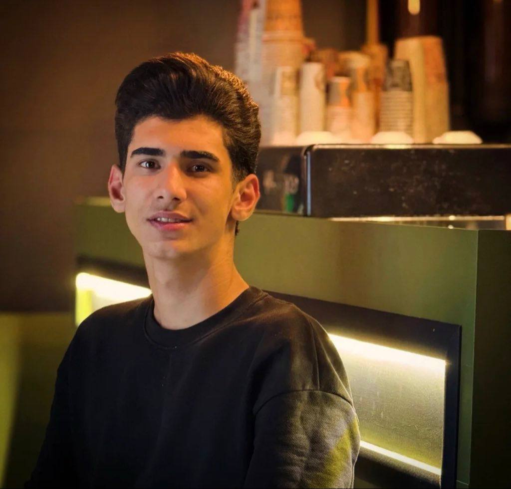 جاویدنام آرین نباتی ۱۸ ساله  - با اذان صبح  ۲۹ بهمن مشهد اعدام شد.
#IranMassacre