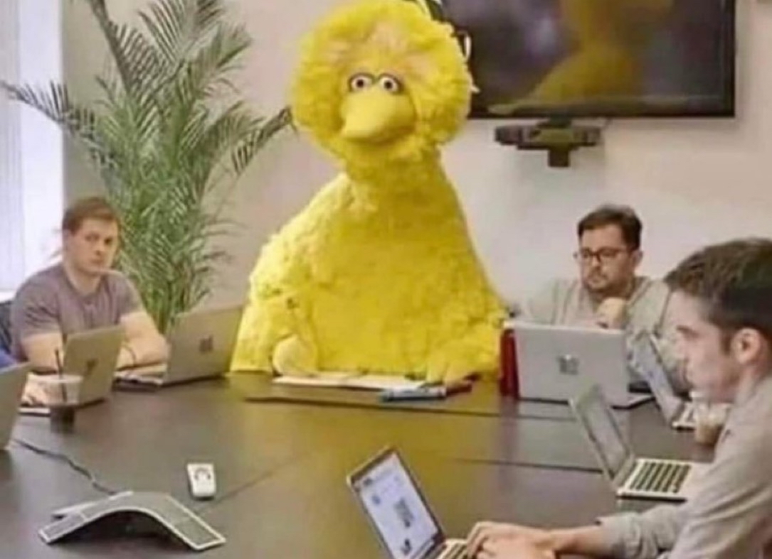Yo en mi trabajo con verdaderos adultos que mantienen familias y yo sólo quiero dinero para malgastarlo en mí.