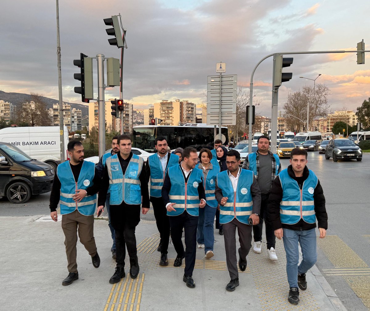 📍 Bayraklı

İftara 5️⃣ kala sokaklardayız…

Geç kalan hemşehrilerimize iftariyeliklerimizi ulaştırdık.