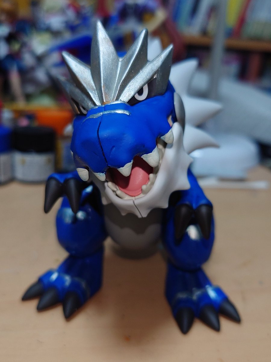 ポケプラ ガチゴラス完成！ 普通のは茶色だけど、色違いの青色ひして