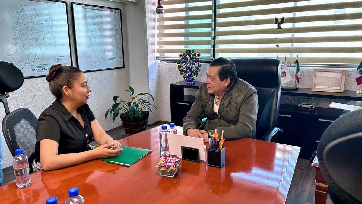 El día de ayer sostuve varias reuniones con presidentas y presidentes municipales de la zona norte del Estado de México, así como con la Presidenta Municipal de Ixtapan de la Sal, Jessica Rosalio y la alcaldesa de Joquicingo, Danaé Espinoza. Así como con representantes populares
