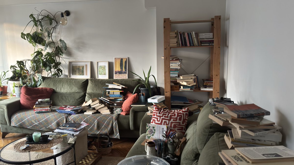 kitaplık temizliği ve büyük bir hevesle başlanan işin ortasında gelen ben şimdi ne bok yicem hissiyatı