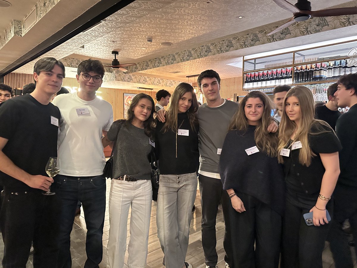 American School of Barcelona tweet media