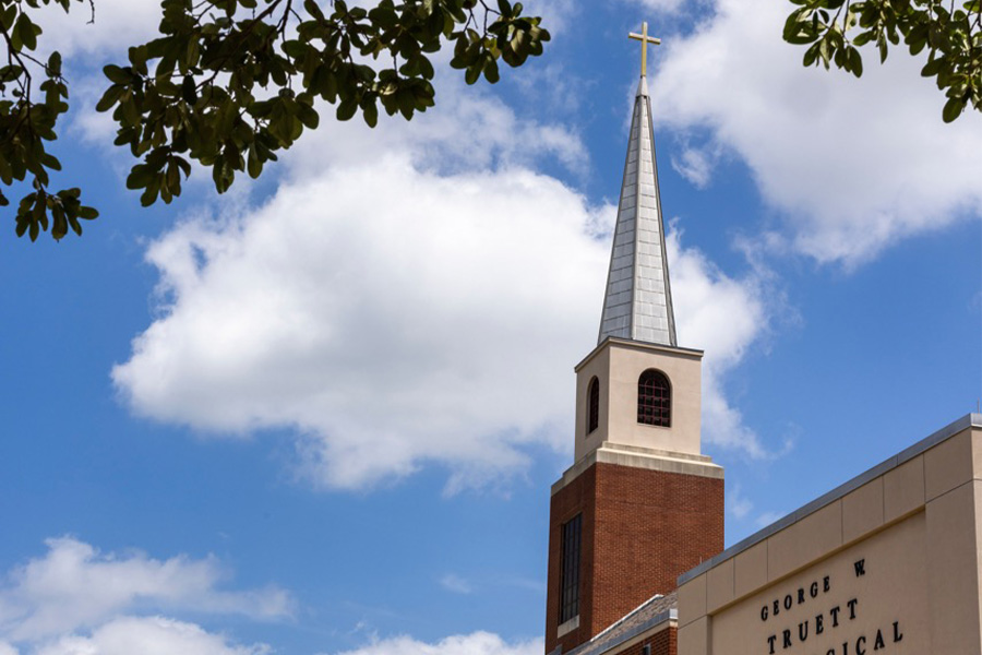 Truett Seminary has set a new enrollment record, reaching 495 students this spring—the highest in the Seminary’s history. The growth spans degree programs, extension campuses, and doctoral studies and is matched by a 95% graduate placement rate. Read here: bit.ly/46LbIXu