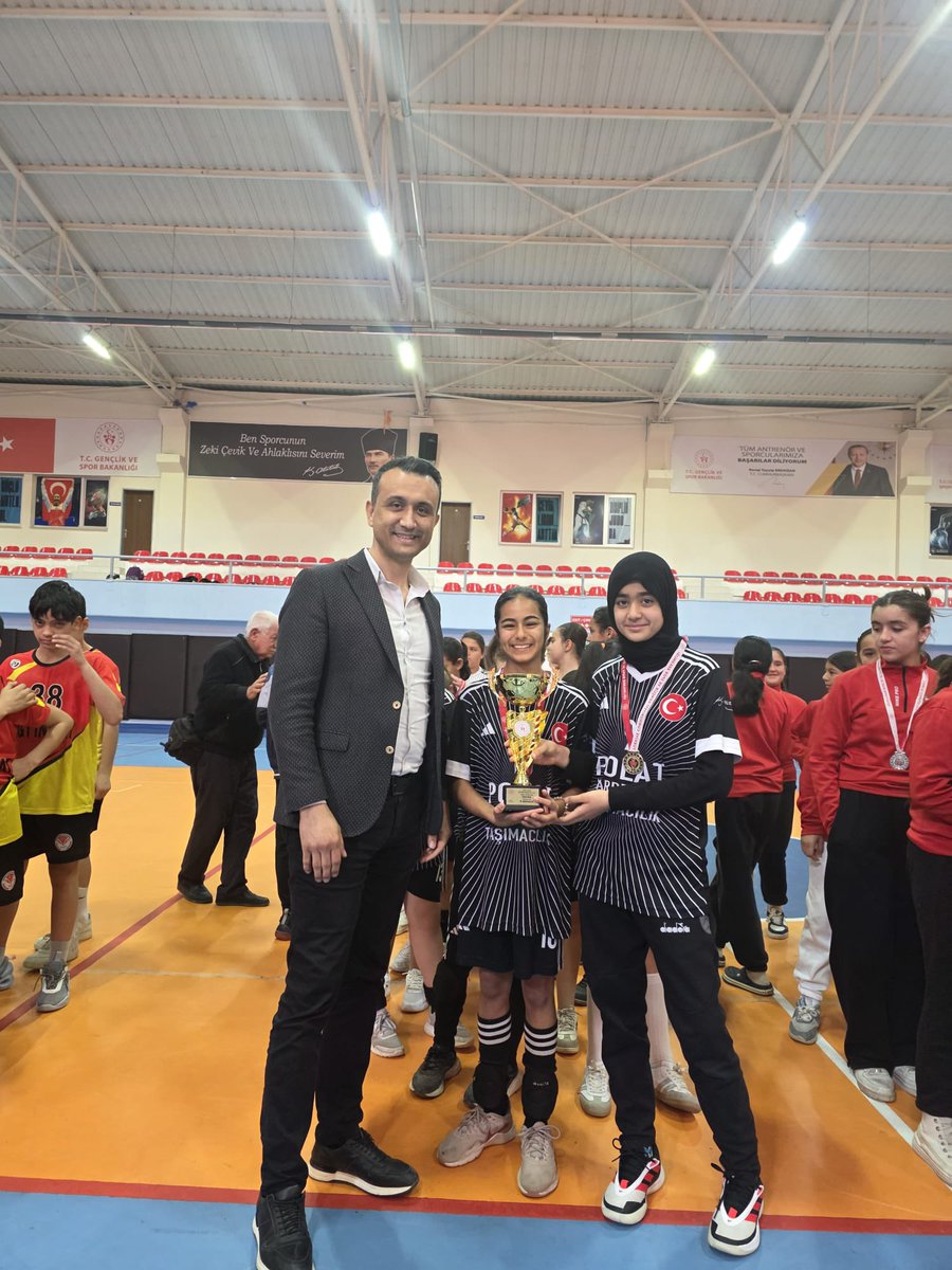 🏆MUSTAFABEYLİ ORTAOKULU ADANA ŞAMPİYONU🏆

Hentbol Adana İl Birincisi olan Mustafabeyli Ortaokulu öğrencilerimizi ve emeği geçenleri yürekten tebrik ediyoruz!

Azimleri, mücadeleleri ve takım ruhlarıyla büyük bir başarıya imza attılar. 👏
<a href="/tcmeb/">Millî Eğitim Bakanlığı</a>
<a href="/AdanaMem/">Adana İl Millî Eğitim Müdürlüğü</a>
<a href="/mnaras/">M.Nurettin ARAS🇹🇷</a>
<a href="/Sampiyon_6101/">Şahin</a>