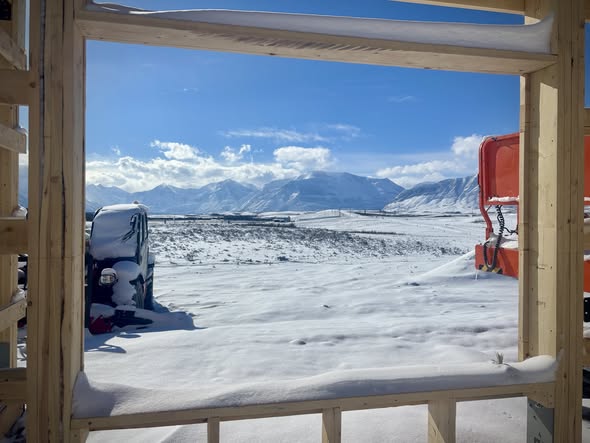 integritypost's tweet image. Now THAT is a view!

This snowy site near Waterton, AB offers a stunning Rocky Mountain backdrop—the ideal setting for a custom Highwood  post-frame home.

#Postframe #Residential #highwood

👀 Check out our the Highwood Model floorplan here: integritybuilt.com/post.../reside…